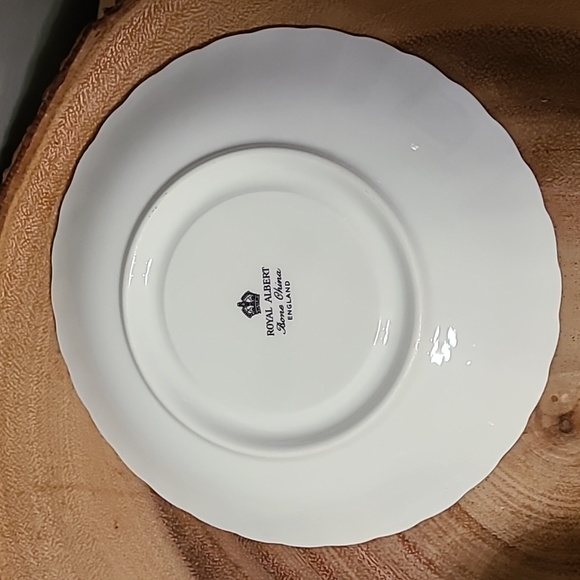 Vintage Royal Albert - gold vines teacup & saucer - amazing condition - Picture 8 of 11